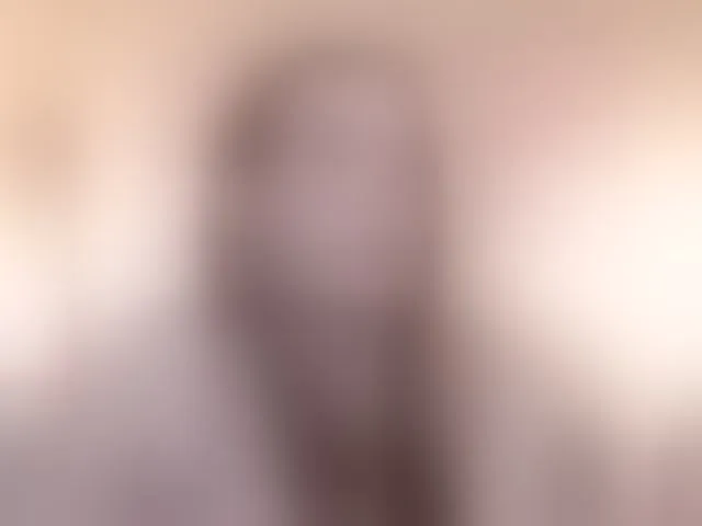 Live sex webcam photo for PrettyAriel #293069725