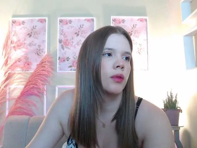 Live sex webcam photo for PrettyAriel #293221909