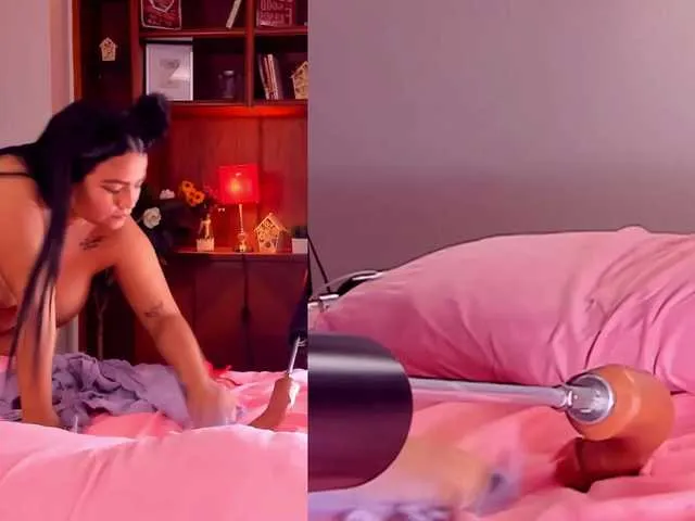 Live sex webcam photo for PrettyDesiree #275637607