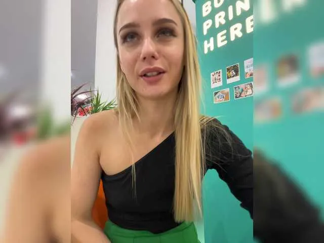 Live sex webcam photo for PrettyKatea #273949511