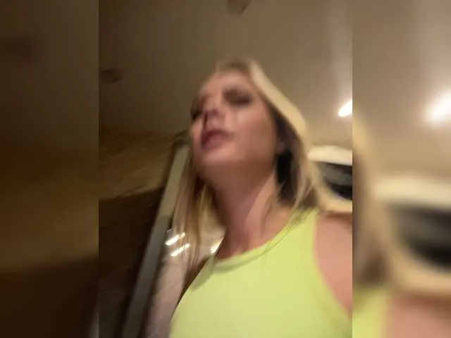 Live sex webcam photo for PrettyKatea #274177513