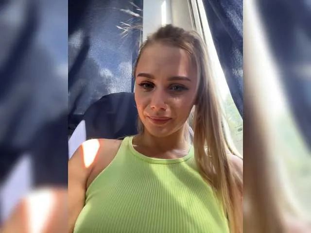 Live sex webcam photo for PrettyKatea #274513176
