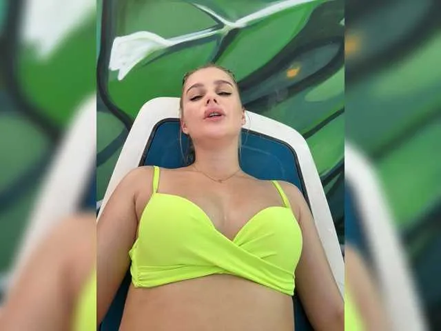 Live sex webcam photo for PrettyKatea #294041584