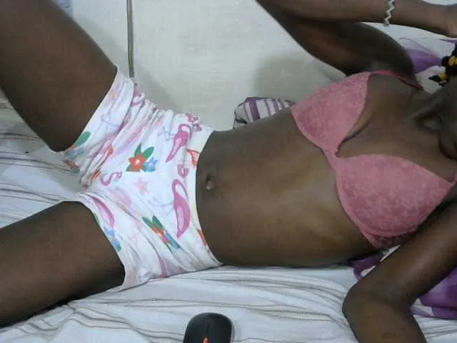 Live sex webcam photo for PrettyOne1 #294009987