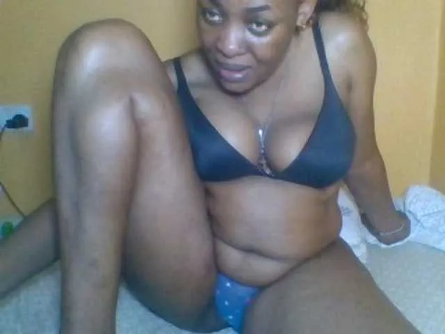 Live sex webcam photo for Prettyblackgal #293890859