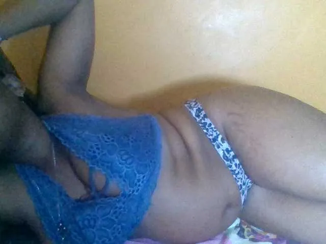 Live sex webcam photo for Prettyblackgal #293937359