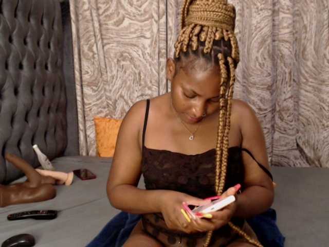 Live sex webcam photo for Prettycherry1 #290296762