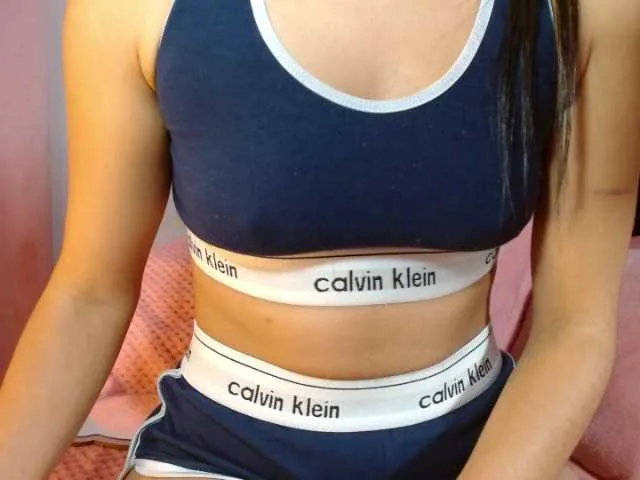 Live sex webcam photo for Prettycloee #290301060