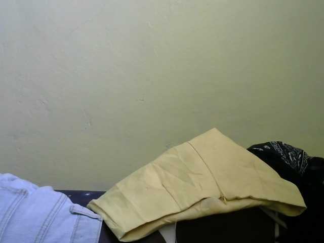 Live sex webcam photo for Prettyebony2 #292227510