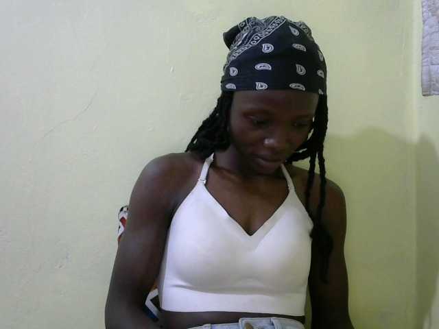 Live sex webcam photo for Prettyebony2 #292229525