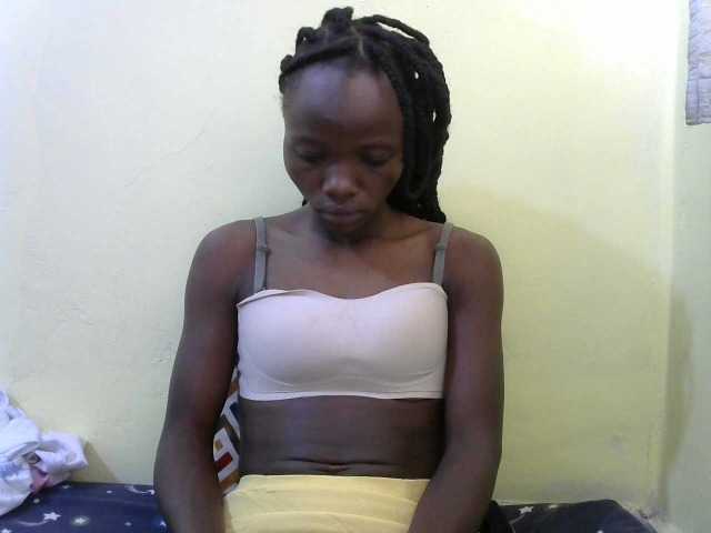 Live sex webcam photo for Prettyebony2 #292240402