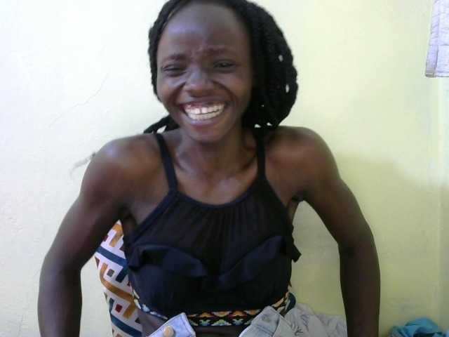 Live sex webcam photo for Prettyebony2 #292278873