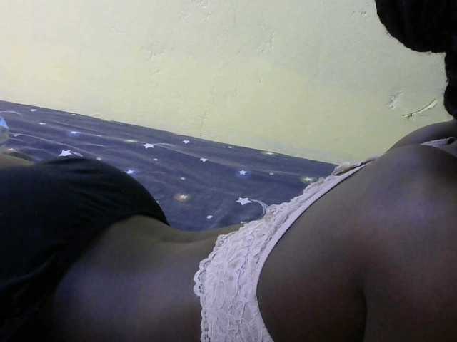 Live sex webcam photo for Prettyebony2 #292296250