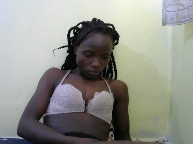 Live sex webcam photo for Prettyebony2 #292307322