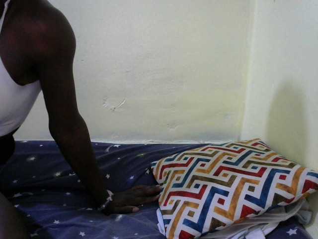 Live sex webcam photo for Prettyebony2 #292316023