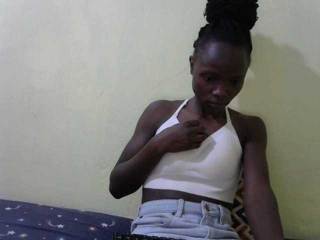 Live sex webcam photo for Prettyebony2 #292322776