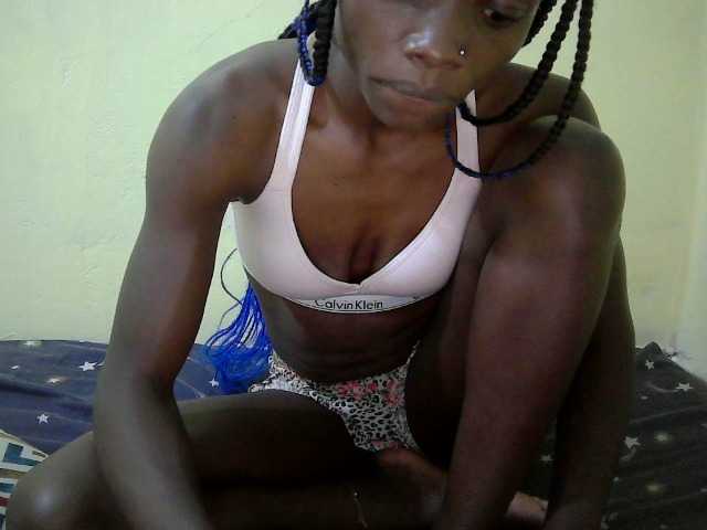 Live sex webcam photo for Prettyebony2 #292342317