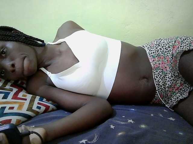 Live sex webcam photo for Prettyebony2 #292377734