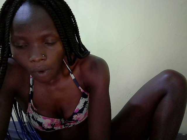 Live sex webcam photo for Prettyebony2 #292383766