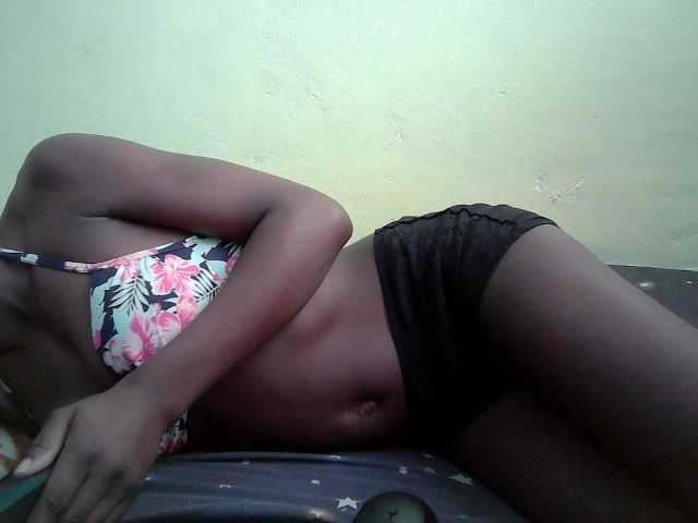 Live sex webcam photo for Prettyebony2 #292386656