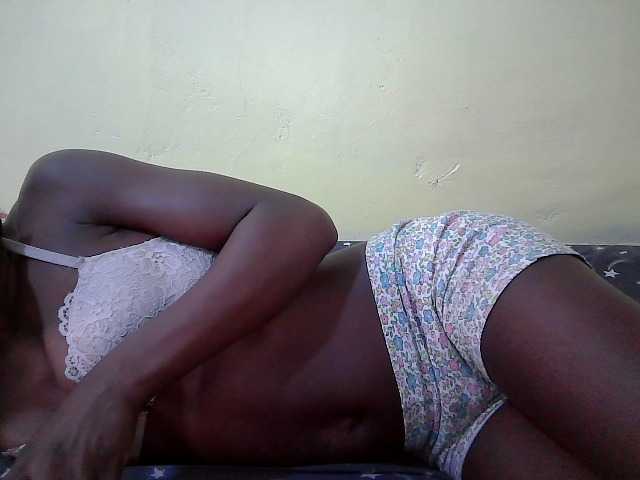 Live sex webcam photo for Prettyebony2 #292412031