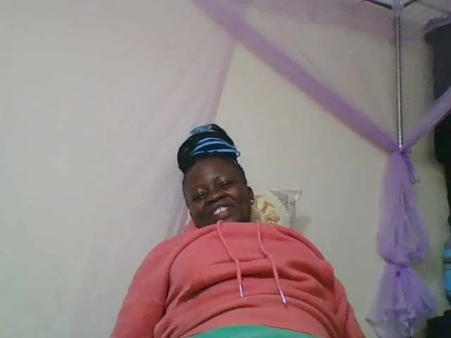 Live sex webcam photo for Prettyface24 #288050172