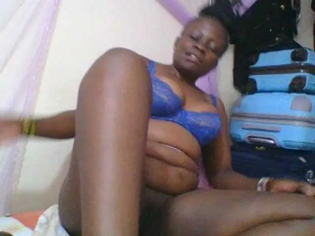 Live sex webcam photo for Prettyface24 #288050173