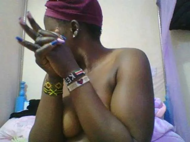 Live sex webcam photo for Prettyface24 #288050180