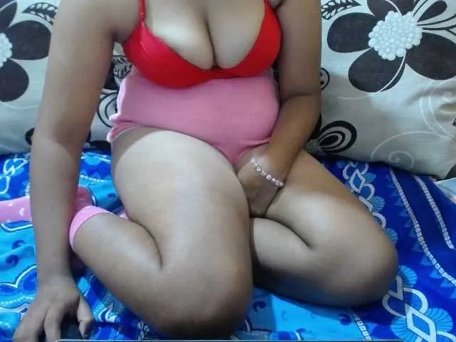 Live sex webcam photo for Prettyjannetta #293736681