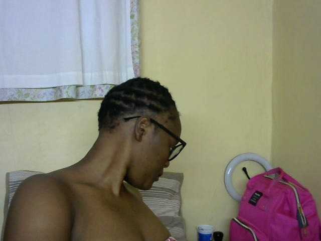 Live sex webcam photo for Prettylacey #277336419