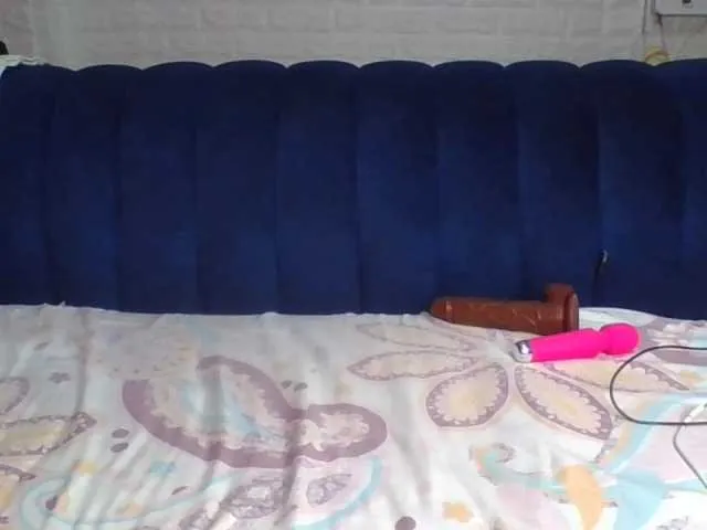 Live sex webcam photo for Prettylittlemuffin #291783455
