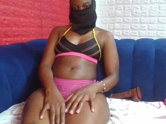 Live sex webcam photo for Prettylittlemuffin #292040655