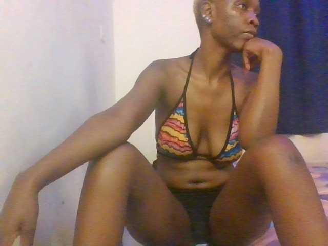 Live sex webcam photo for Prettymarir #294098412