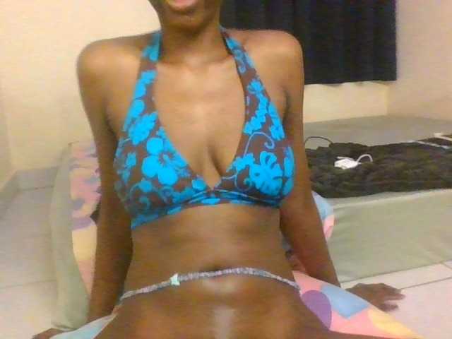 Live sex webcam photo for Prettymarir #294198629