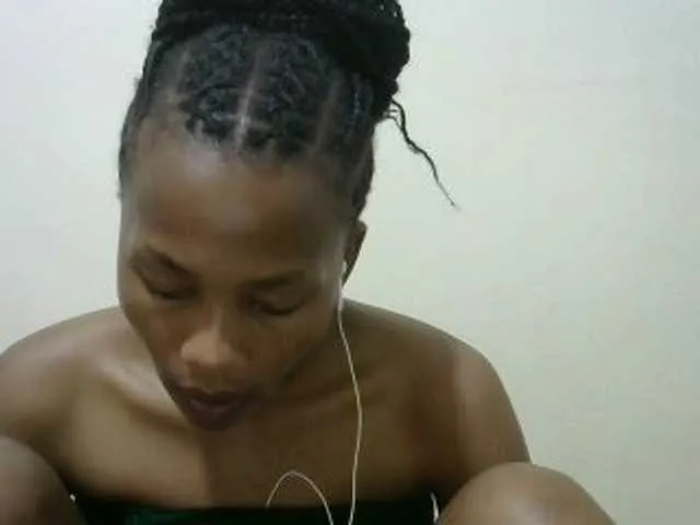 Live sex webcam photo for prettyqueen1 #276383098