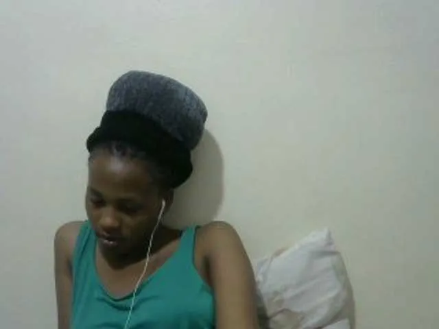 Live sex webcam photo for prettyqueen1 #277076614