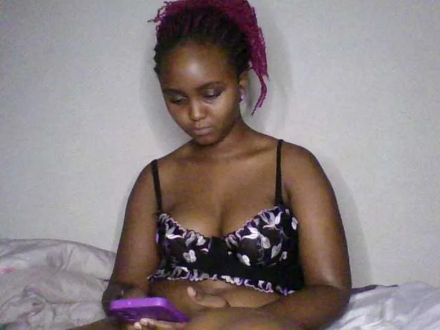 Live sex webcam photo for Prettyval #292823581