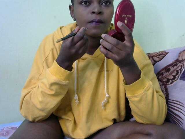 Live sex webcam photo for Prettyvish #277548254