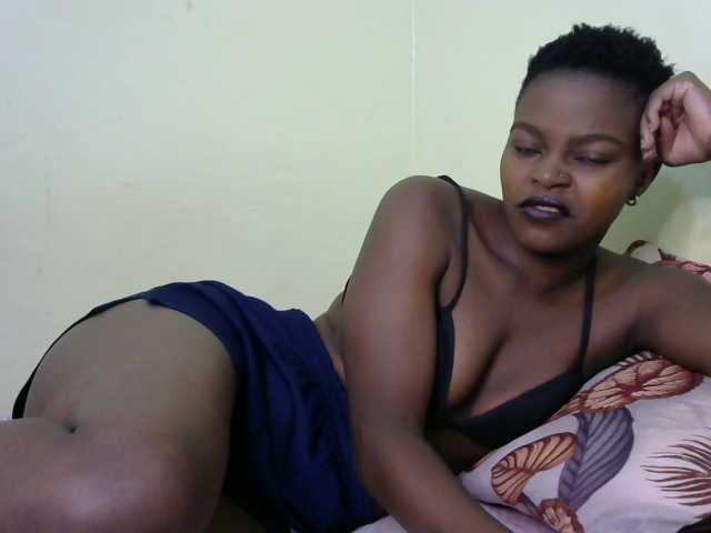 Live sex webcam photo for Prettyvish #277627240