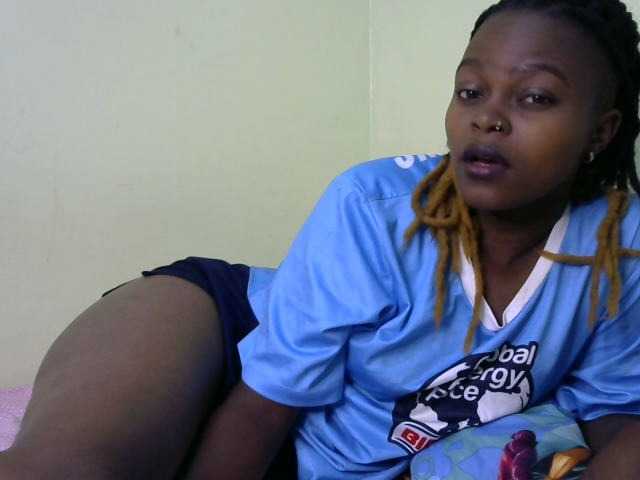 Live sex webcam photo for Prettyvish #277684575