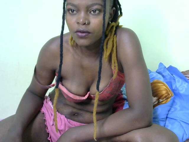 Live sex webcam photo for Prettyvish #277711854