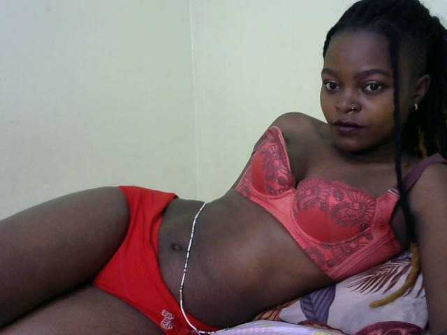 Live sex webcam photo for Prettyvish #277730902