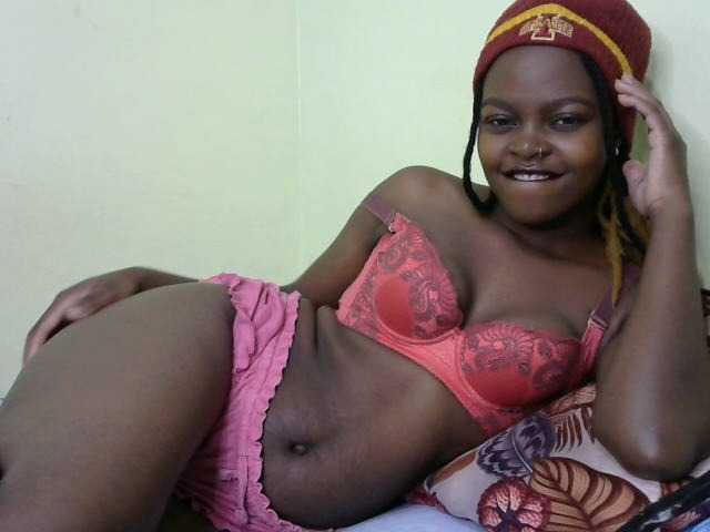 Live sex webcam photo for Prettyvish #277764389