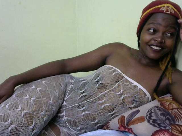 Live sex webcam photo for Prettyvish #277765801