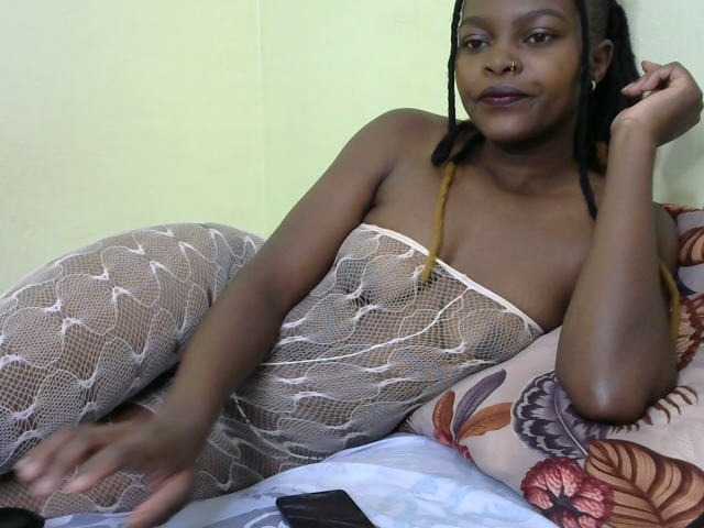 Live sex webcam photo for Prettyvish #277768647