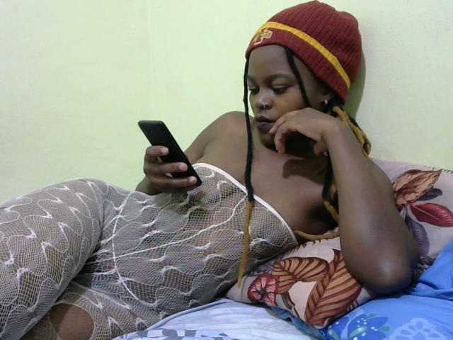 Live sex webcam photo for Prettyvish #277777830