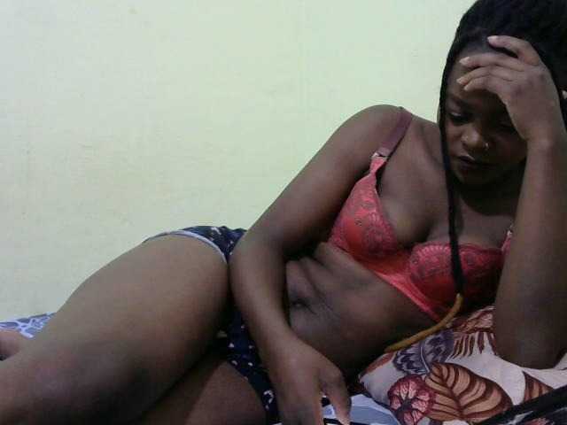 Live sex webcam photo for Prettyvish #277783336