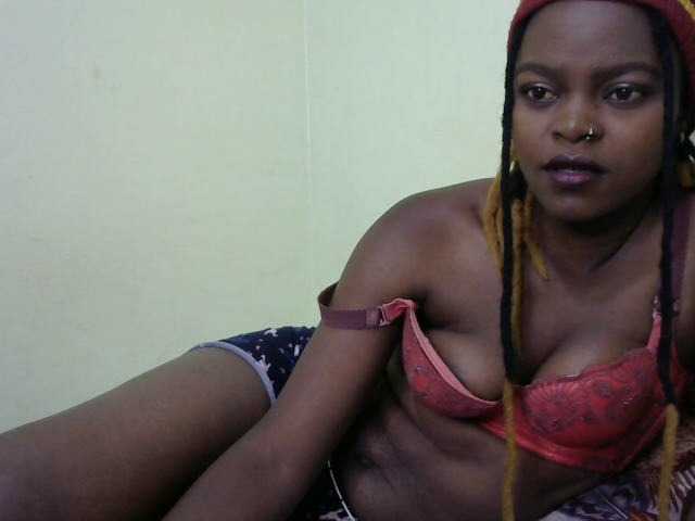 Live sex webcam photo for Prettyvish #277784799