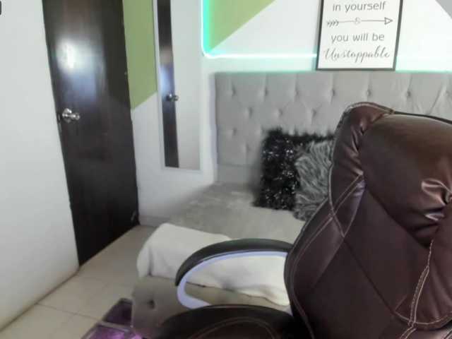 Live sex webcam photo for Princesqueen #272915995