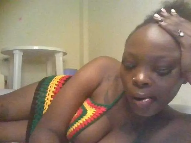 Live sex webcam photo for Princess333 #294060373